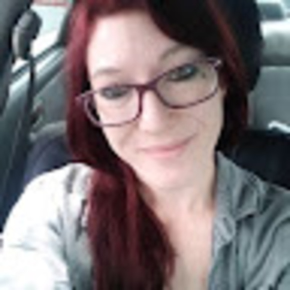 Meet your Posher, Arrionna - Picture 1 of 1